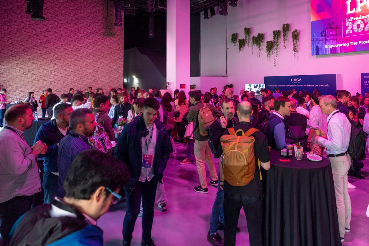 LaProductConfES's tweet image. #productLovers ¿Cómo lo estáis pasando?
Ojalá os sea muy fructífero todo este #networking! 
#LPCMAD24