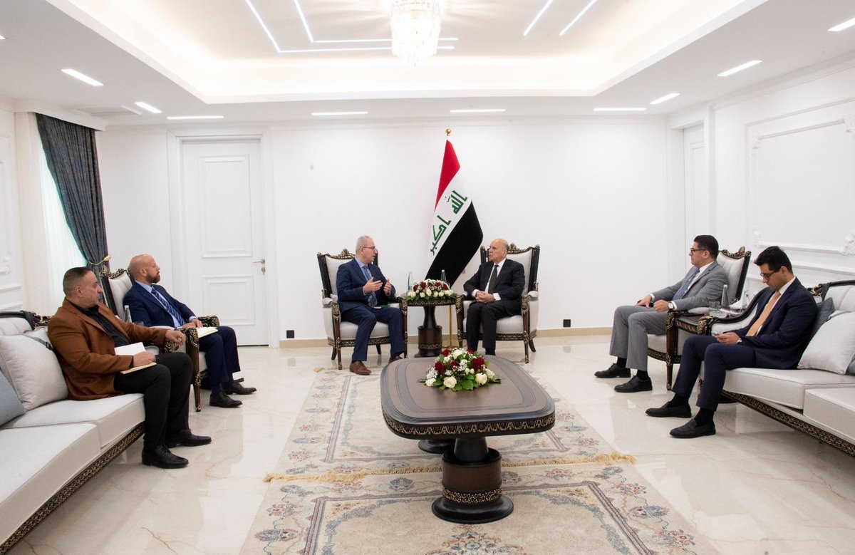 In #Baghdad, @USIP team met with Deputy Prime Minister & Foreign Minister @Fuad_Hussein1 to discuss developments in #Iraq and cooperation with @Iraqimofa and brief him on USIP's work to advance peace & stability. USIP has been working in Iraq since 2003. mofa.gov.iq/2024/45902/