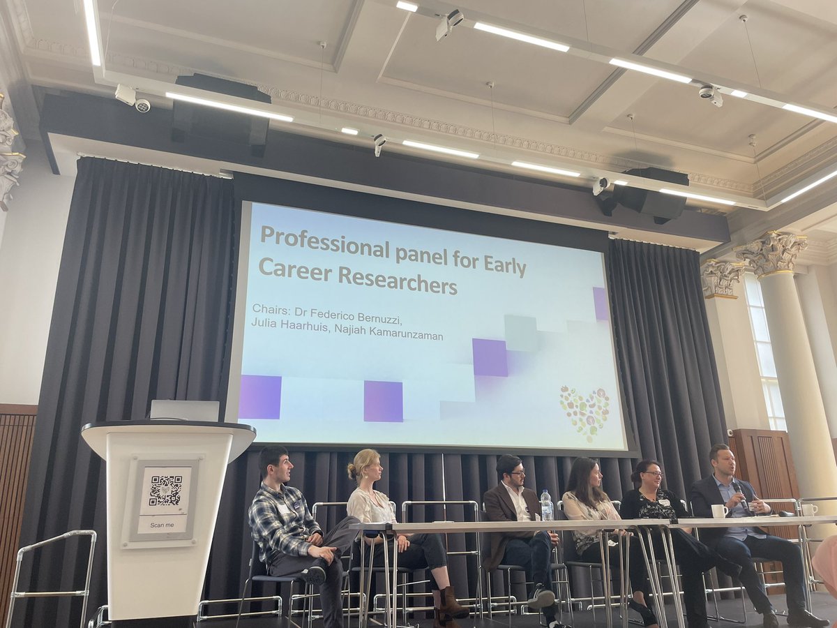 Very insightful Professional Panel for Early career researchers going on at the moment ! Thanks to the Panel and the audience and special to our ECR representatives for organising this @HaarhuisJulia @GiahZaidani @FedericoBernuzz