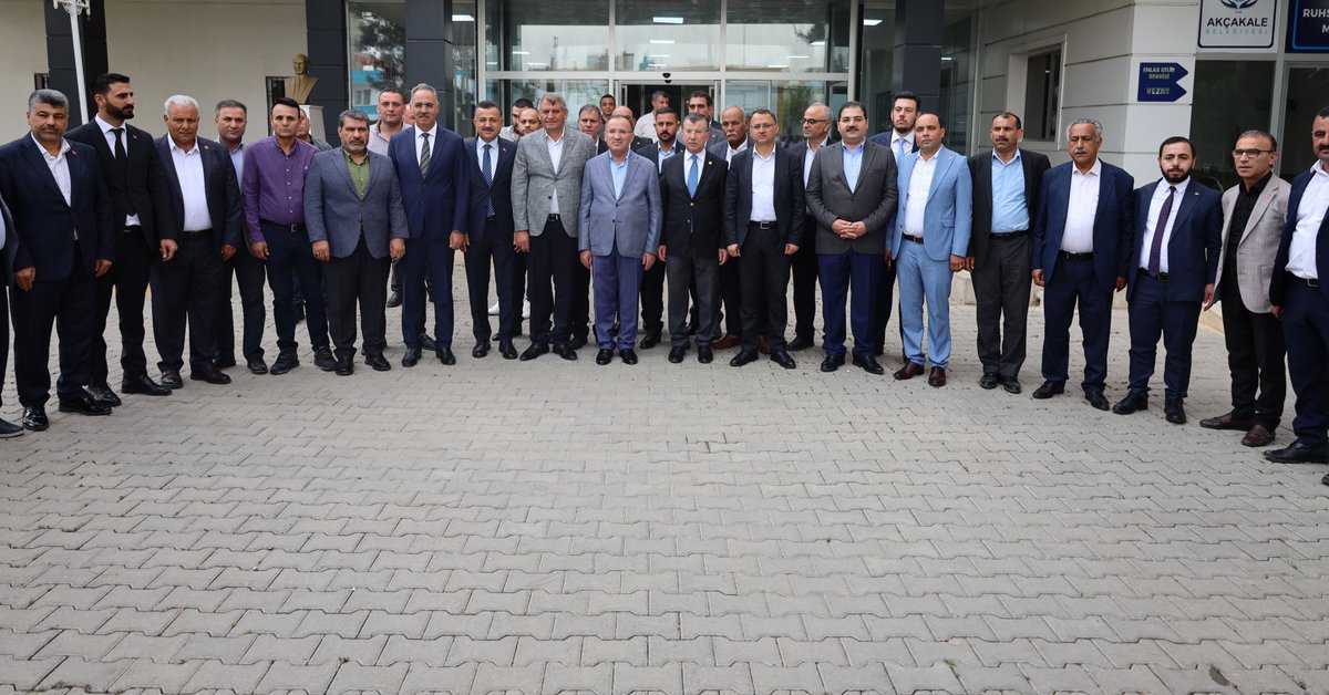 Seçimden önce maaş 34 bin dedi 2 aydır 3 bin eksik ödüyor.

12 saat çalıştırıyor ama 2 aydır  fazla mesai vermiyor.

2 gün önce çöp kamyonları göreve çıkmıyor.

Soran işçilere belediye borcun altına girmiş diyorlar.

Hangi belediye acaba???

#Şanlıurfa <a href="/akpartiurfa/">AK PARTİ ŞANLIURFA</a>
<a href="/yarenhoca63/">Fatma Yaren Gül</a>