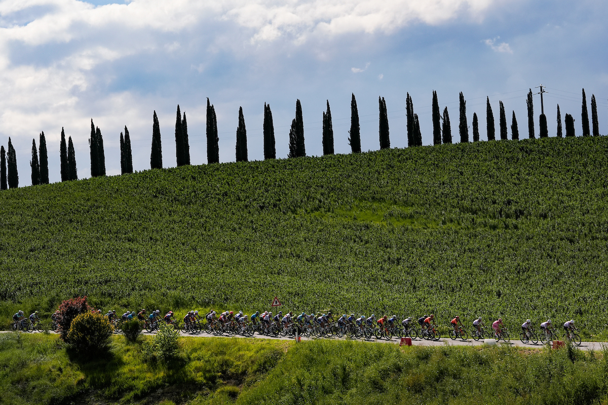 🚴‍♂️The @giroditalia travels over 3k kms of Italian landscapes and history. As #MagliaRosa Title Sponsor we're pleased to see global riders and fans visit Italy and enjoy the #Giro from both the sidelines and from home. Follow along! 
📷: @rcssport, @LaPresse_news, Mirror Media