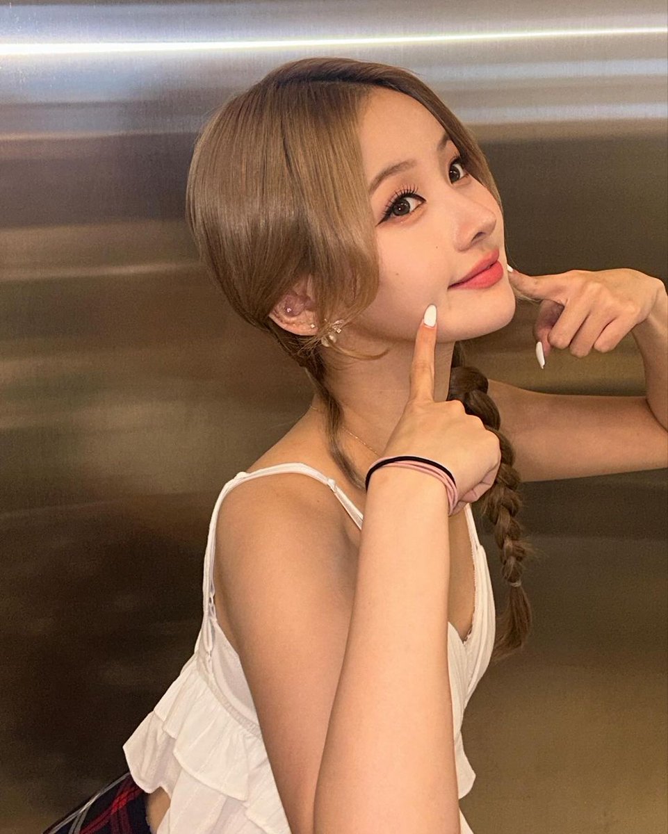belleshimpics's tweet photo. belle instagram update (2/2) https://t.co/Ra14zfPI8W