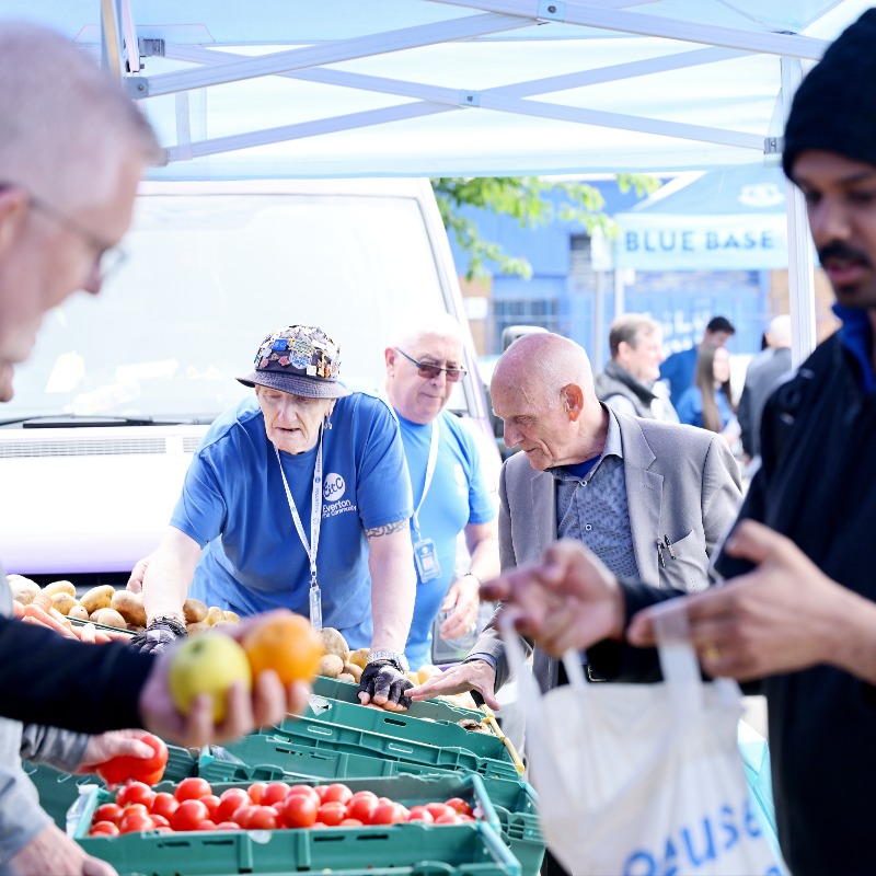 EITC's tweet photo. A proud milestone as our Blue Base Pantry reached its 100th session yesterday. 😊💙

The pantry has fed close to 38,576 individuals since launching in June 2022 – just shy of the capacity of Goodison Park. 👏

🤝 @SFoodbanks | @feedinglpool | @FMerseyside | @yourlocalpantry