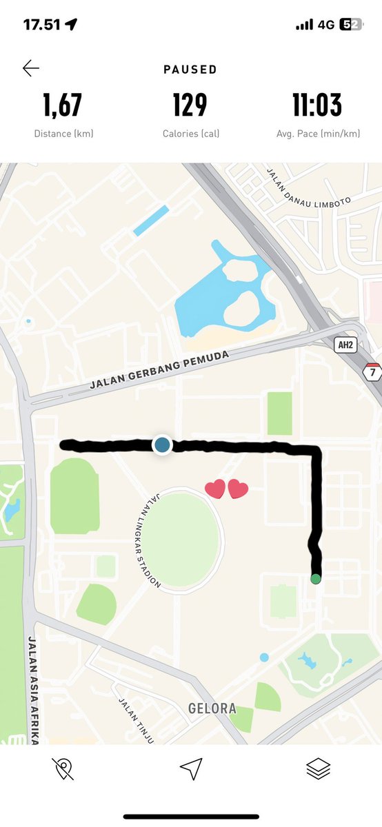 leeha6hyeok's tweet image. guysss yang masih di sekitar gbk kalo ada nemu ini boleh yaa guys kabarin aku.. temen aku lagi lari disana abis tuker tiket trs tbtb tasnya kebuka tiketnya ilang…. please guys help bantu rtwt atau apa ya guys…