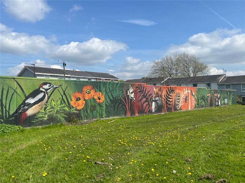 🌷Spring is finally here!
📸Loving the  new street art in the sunshine! 
🌞Fingers crossed the weather is lovely this weekend!
Let us know your favorite thing about this design!  
#sheffieldissuper #sheffield #communityart #springishere