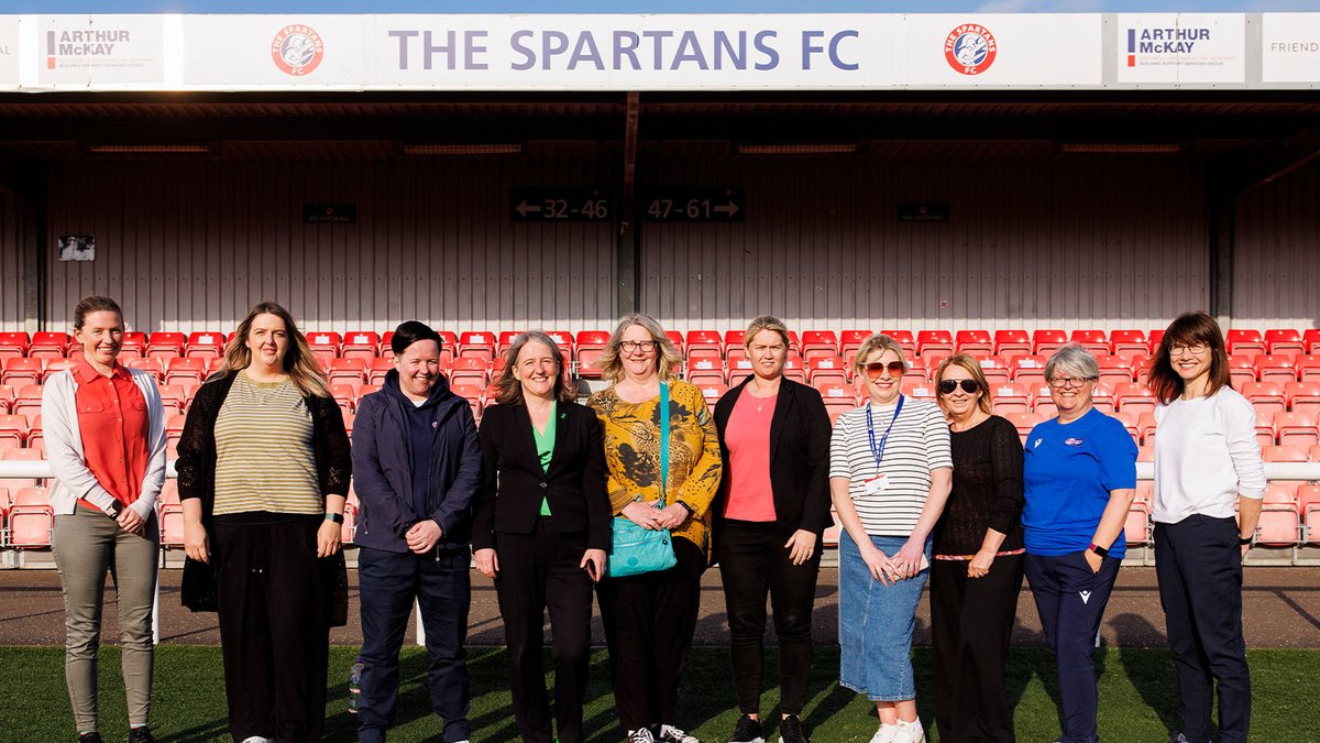 As part of #MentalHealthAwarenessWeek, @MareeToddMSP visited @Spartans_CF Menopause Goals Programme. This programme focuses on educating women around menopause while reducing stigma and encouraging #MomentsForMovement to promote positive mental health 💪