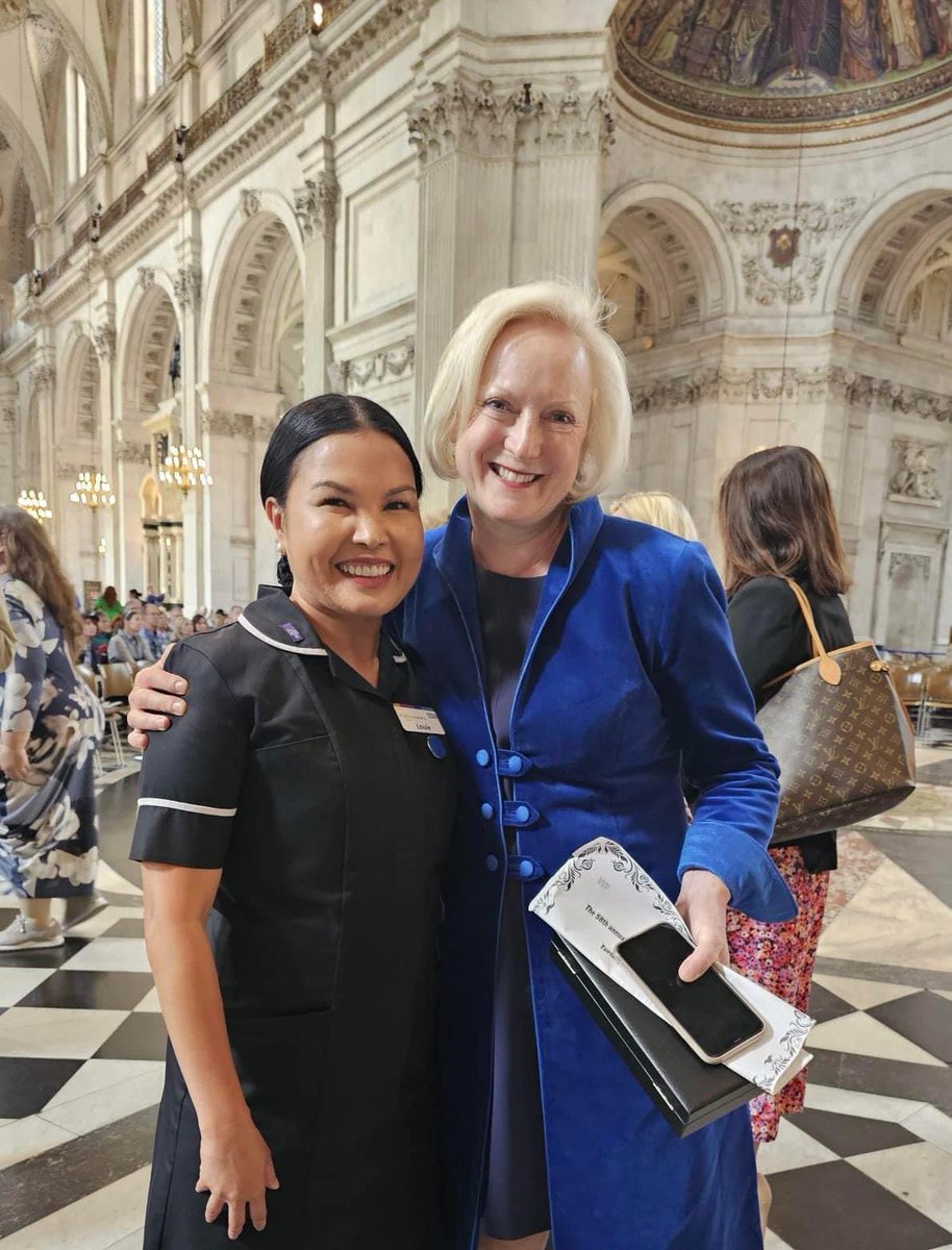 Reflecting on the privilege of being mentored by the @CNOEngland thru @FNightingaleF scholarship💙

It tugs at my ♥️ knowing this was her last official attendance as such💙
Her leadership & guidance, especially in shining her 🔦to us 🇵🇭 have been invaluable. (Part3)
#TeamFNF