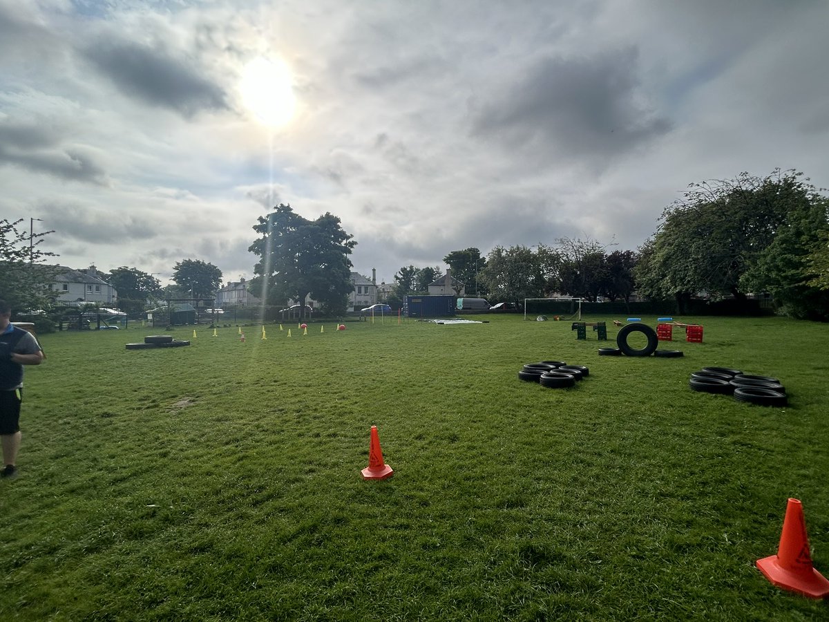 Miss Calder tweet media