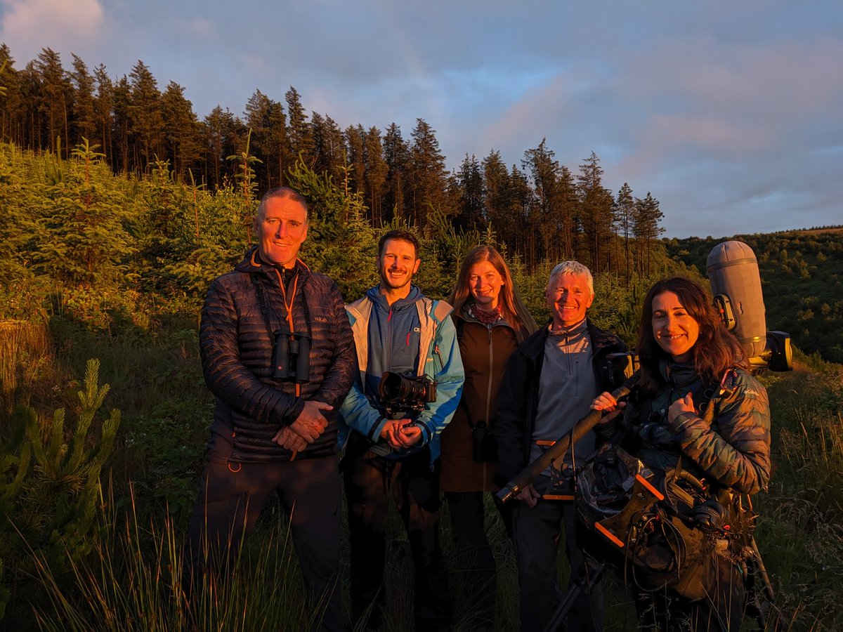 Join us tonight for 'Iolo's Valleys' on @BBCWales 1 at 7pm & full series on @BBCiPlayer too. 📺 @IoloWilliams2 🎥 @GrahamHorder1 📢 Osian Griffiths 🎙️Cheryl Jones 📝 @naturebites