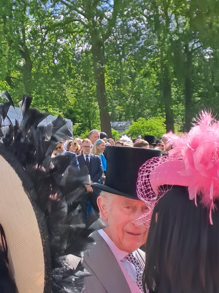 kwalee's tweet image. Our CFO Matthew Farrow and COO @JasonFalcus  attended a Garden Party at Buckingham Palace, hosted by Lucy Frazer, to celebrate the Cultural and Creative Industries! 🎉🏰

Honoured to be in the presence of King Charles III and Queen Camilla, alongside stars like Tracey Emin, Lenny…