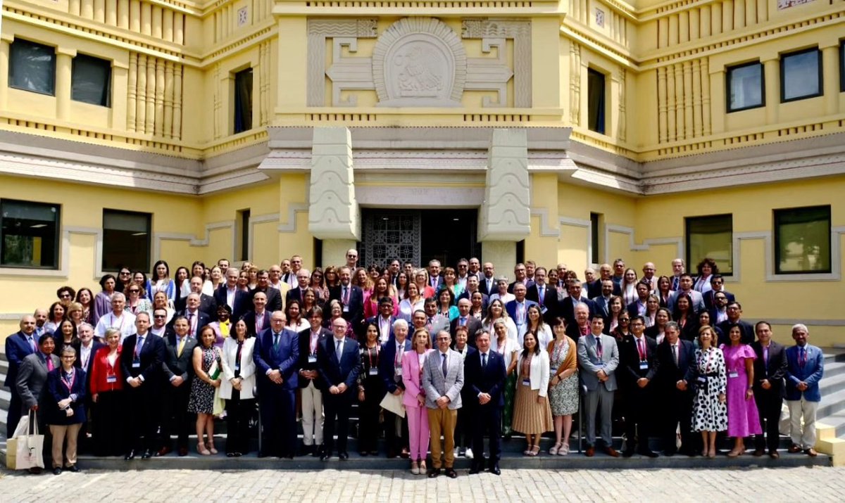 Las alegrías nunca vienen solas, y hoy debo agradecer a mis compañeros la confianza que han depositado en mí para ejercer una responsabilidad tan importante como la Presidencia de la @postgradoauip, que reúne a más de 300 instituciones de educación superior de toda Iberoamérica.