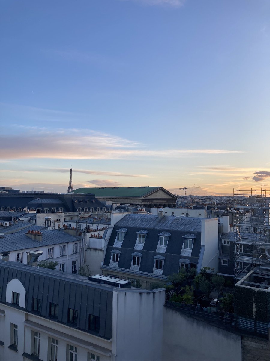 Nice sunset view on the Eiffel Tower, from @Figarocms office 😍 I was lucky to be there yesterday as IACrea's founder with many real estate tech companies to build partnerships 🤝