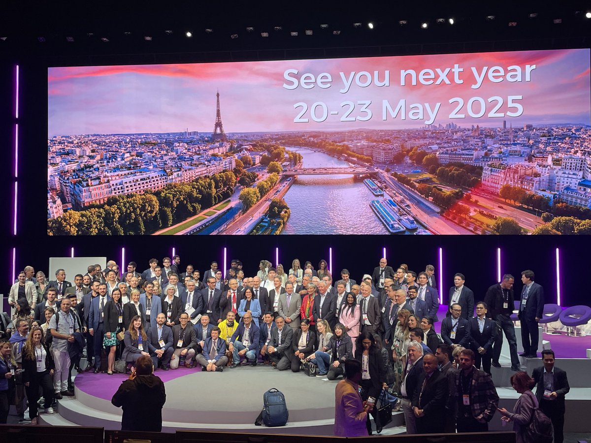 #EuroPCR 2024 closing ceremony - we are family ! 👏👏👏