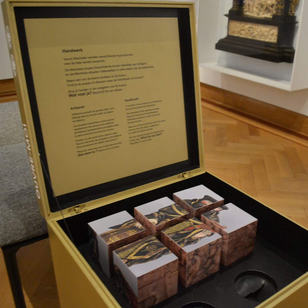 Plan je een uitstap met het hele gezin naar ons museum? Vergeet dan zeker niet het familieparcours! 

Op speelse wijze kunnen kinderen via tal van gouden kubussen de Bourgondische periode van Mechelen ontdekken.

#museumbezoek #mechelen #museumhofvanbusleyden #Art #familie