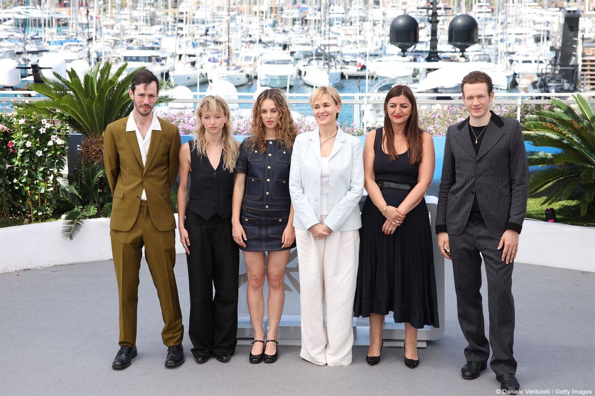 📸 Instant #Photocall
MOI AUSSI (ME TOO) – JUDITH GODRÈCHE

🔎 Judith Godrèche, Tess Barthélemy, Richard Sears, Eva Galmel, Didar Domehri, Noé Boon

#Cannes2024 #SéanceSpéciale #SpecialScreening #SélectionOfficielle #OfficialSelection