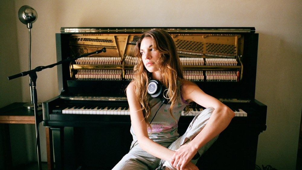 How Amy Allen Dropped Out of Nursing School, Moved to L.A. and Quickly Became the Hit Songwriter Behind ‘Espresso,’ ‘Greedy,’ ‘Without Me’ and More buff.ly/3QKrYA4 #AmyAllen