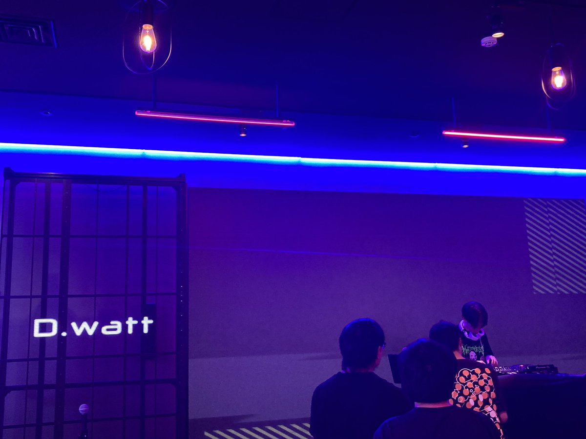 Tatsuki9640's tweet photo. #ピーナッツくん 来たぞ!
この曲、Vtuberクラブイベントで、
よく流れるぞ❗️💎
#ナムコDJ #ナムコトーキョー
#Dwatt https://t.co/UZ1wsuq1ip