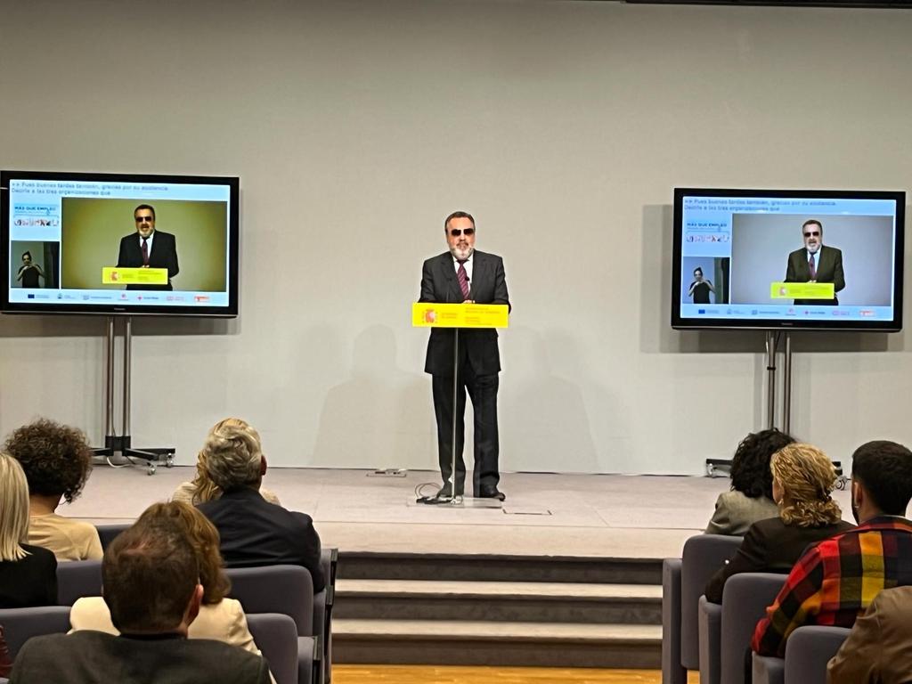Fundacion_ONCE's tweet photo. @Yolanda_Diaz_ @empleogob @GrupoSocialONCE @MariaTussy @_CARITAS @gitanos_org @CruzRojaEsp #MásqueEmpleo

Miguel Carballeda, presidente del @GrupoSocialONCE "esta alianza con elFSE nos da estabilidad financiera y nos permite trabajar a largo plazo, así como adaptarnos a los rápidos cambios de la sociedad actual". https://t.co/MrlSuo7VUq