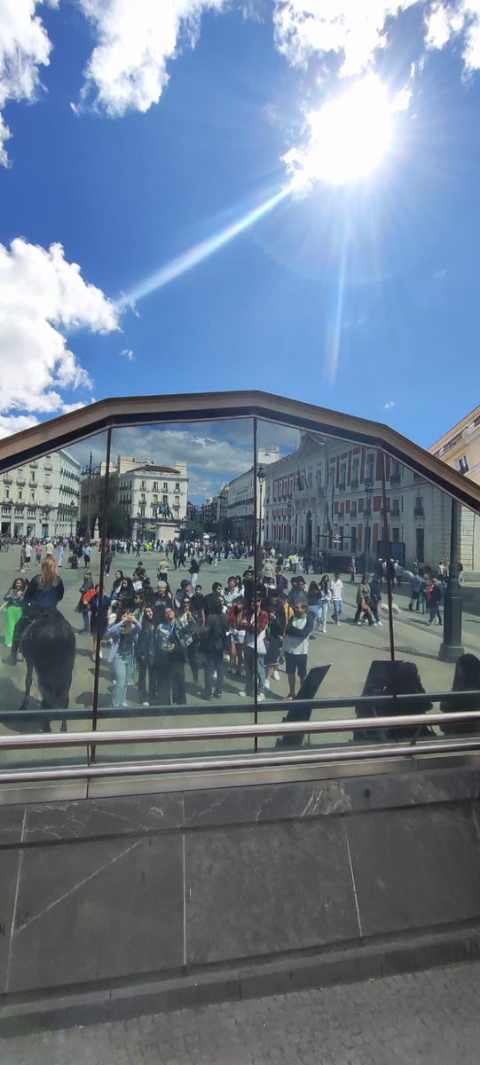 El nostre alumnat de 4t d'ESO ha estat aquesta setmana de viatge de final de curs a Madrid. Una experiéncia fantàstica i molt bon ambient.