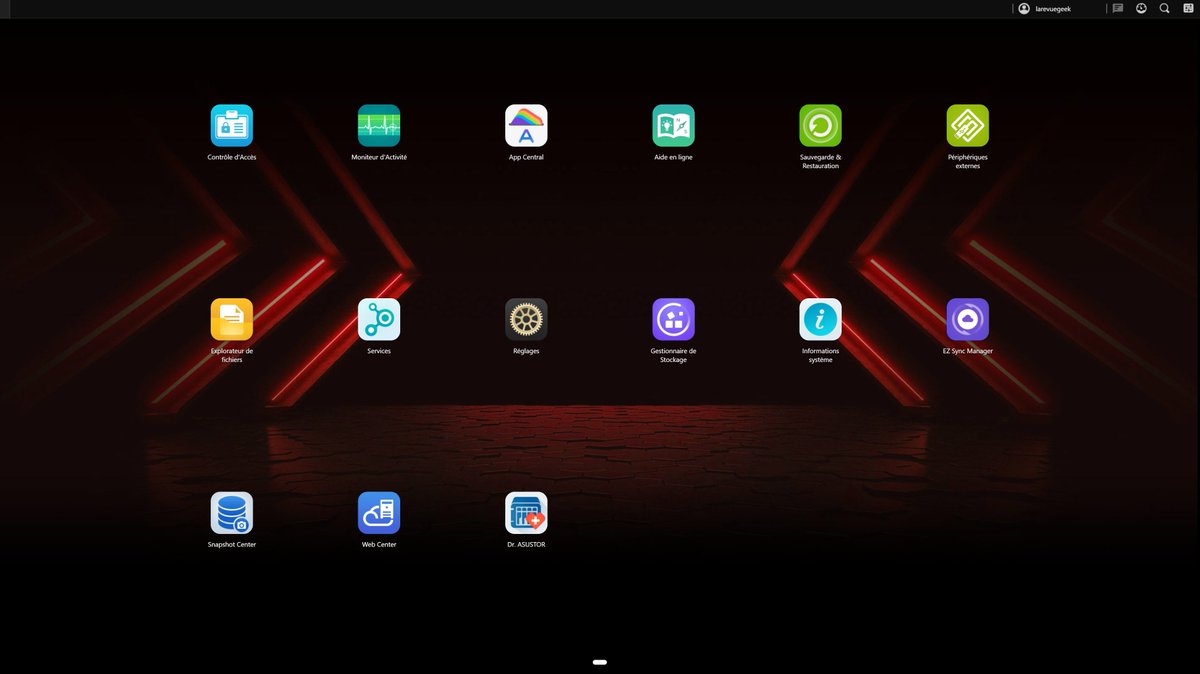 LaRevueGeek's tweet image. Je découvre pour la 1ère fois l&apos;interface #asustor, ma fois c&apos;est pas mal du tout...👍
@ASUSTORIncFr