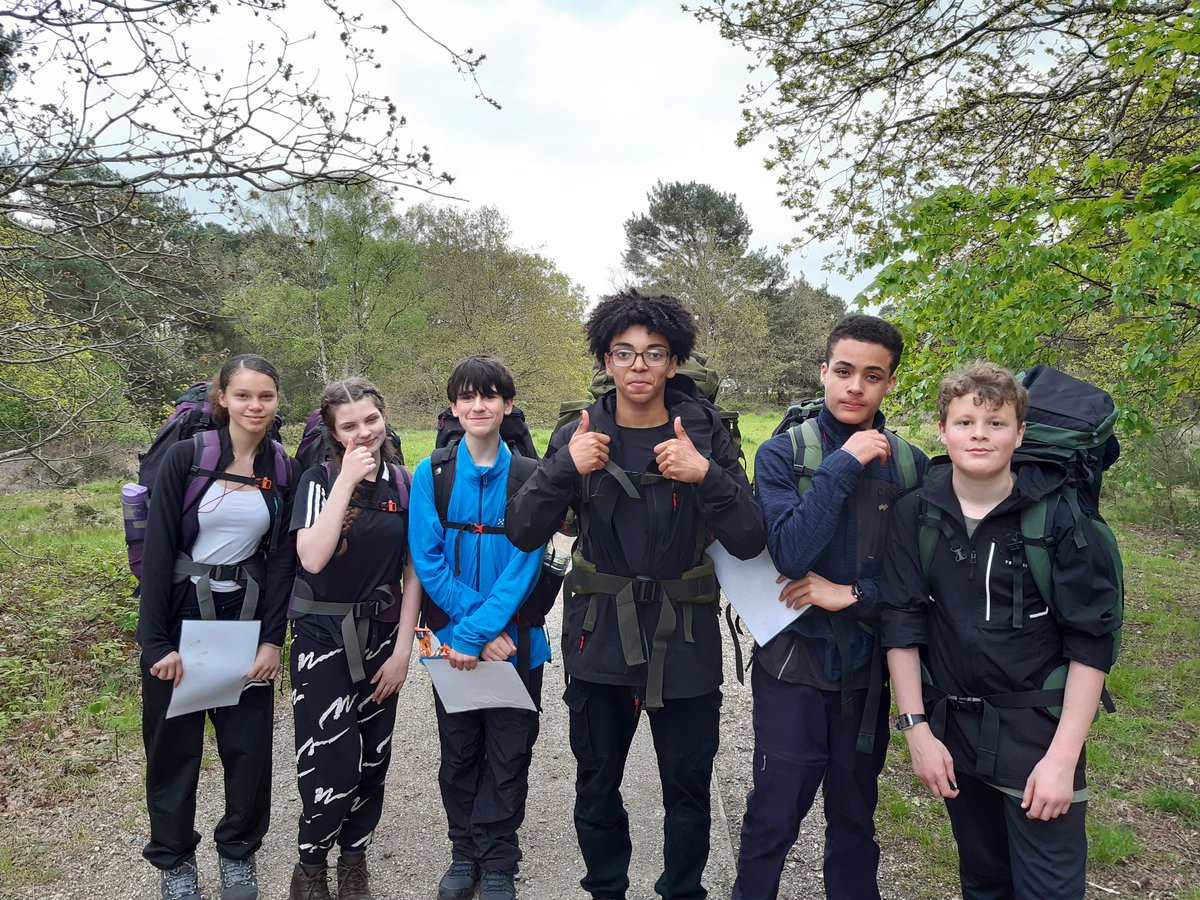 HCACPDofE's tweet image. Teams at the start of their DofE Bronze Practice Expedition ready to embark on an adventure following the London Loop!