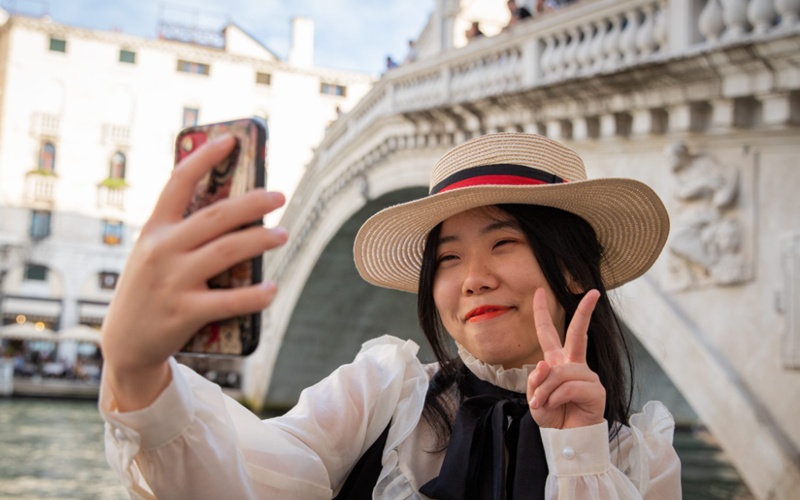 Il #turismocinese verso l'Italia è un percorso di scoperta e opportunità con un #customerjourney ben specifico. Scopri insieme a #RetexChina quali strategie risultano più efficaci per trasformare ogni interazione del turista cinese in un'opportunità unica: lnkd.in/dqKW6cjH
