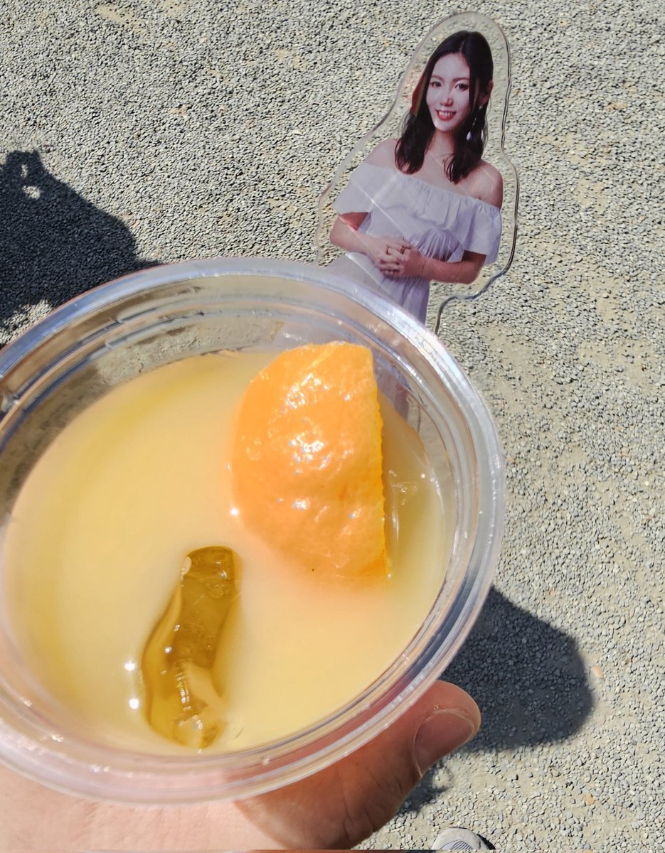 あのオレンジジュース美味しかった✨
都田さんがたくさん買って裏に向かってるのは見ましたw
#チェルラバ