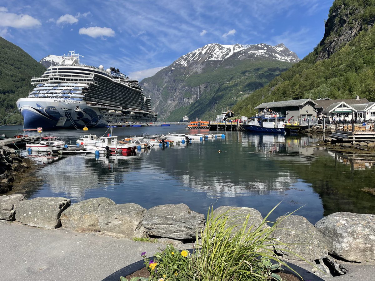 AirSeaRail's tweet photo. Gorgeous day in Geiranger today! @CruiseNorwegian #Prima #Norway #Fyords https://t.co/XAFz5id83X