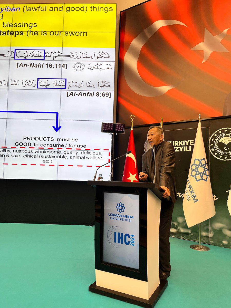 #IHC2024  Sultan Şerif Ali İslam Üniversitesi Öğretim Üyesi Prof. Dr. Hamzah MOHD. SALLEH 'Tedarik zincirinde helal izlenebilirlik sisteminin hammadde/üretim aşaması, lojistik (gelen ve giden), depolama, yeniden paketleme, saklama, perakende ve mağazalarda titiz izleme ve