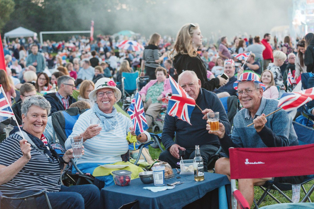 #Lichfield's Proms in Beacon Park will be celebrating its 25th year when the event returns on Saturday 7 September. This much-loved concert is free to attend, and features live classical music, picnics, drinks and a fireworks finale. Find out more: tinyurl.com/25bk57ue