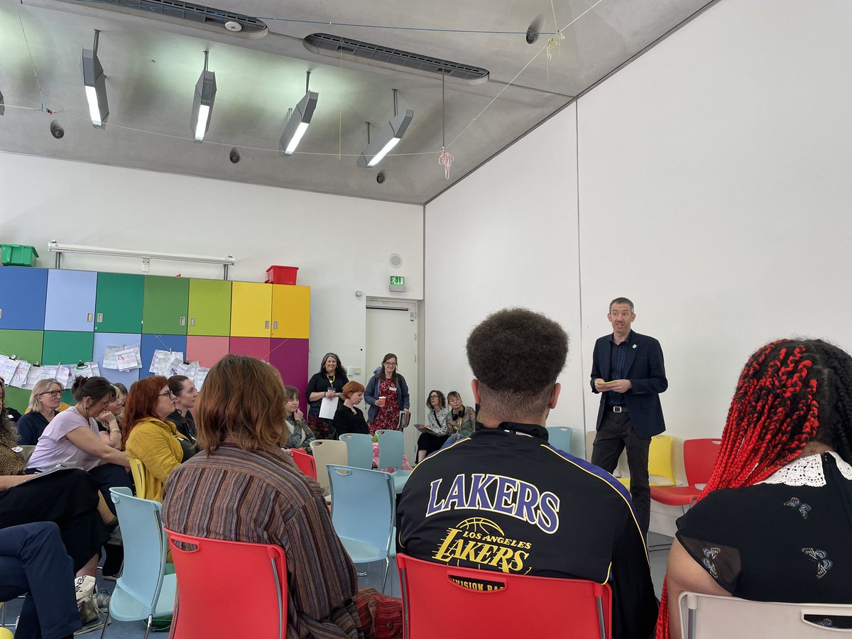 Our National Director leading the education breakout space at brilliant #thefutureisoursfestival #aprescriptionforlife symposium! Sharing insights from our data into youth arts and wellbeing, and the power of #BeeWell for making change! @42ndStreetmcr @TheHorsfall