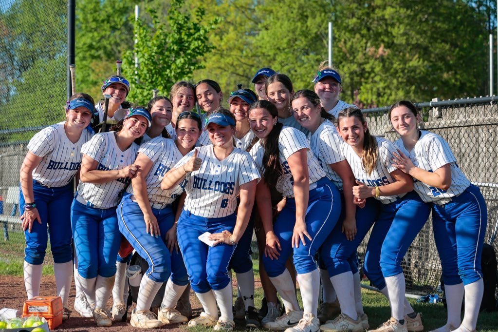 Adversities, in life, make you stronger.💪
SO PROUD of this team & their perseverance! #TOGETHER #IronSharpensIron 

Hats off to South Plainfield on a well played game & good luck in the GMC Finals!👏

🕰️ 2 LOCK IN for States!🔐
#metuchensoftball 🐾🥎💙
@MSD_Caputo @MHSPorowski