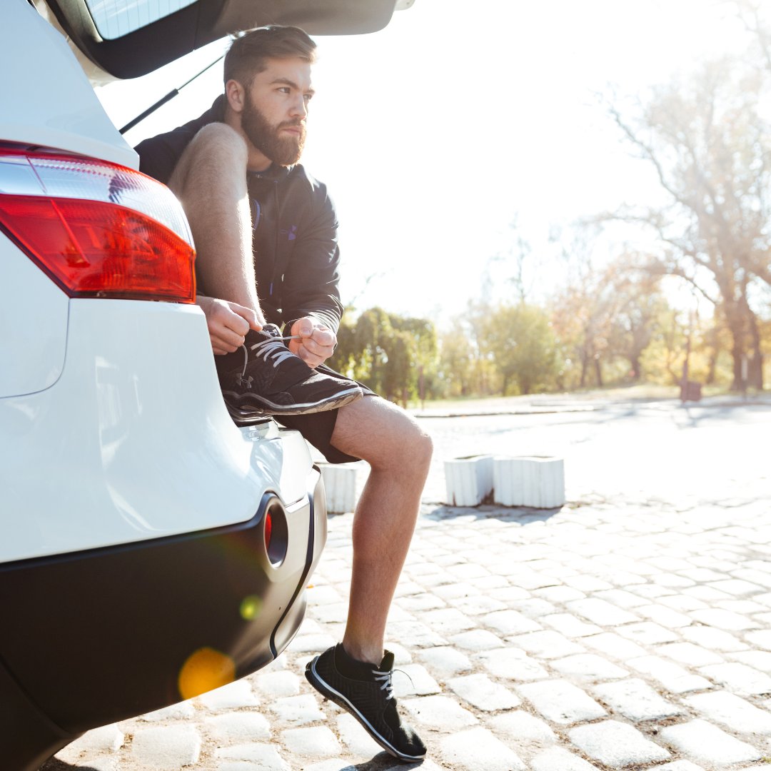 Even if your runs primarily depart from home or office, running will likely take you to points best accessed by car at some point. You may not want to have everything in the car at all times, but a few key items can make your life a bit easier: runottawa.ca/what-every-run…