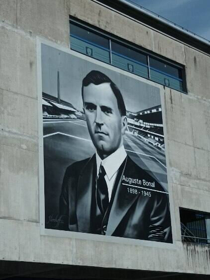 Coucou, c'est encore nous  ! Comblés par notre mission réussie et plus encore par l accueil de Monsieur Plessis, du coach Oswald, du staff et bien entendu de <a href="/FreddyVandeker1/">Freddy Vandekerkhove</a>. Merci à tous pour vos encouragements  ! <a href="/FCSM_officiel/">FC Sochaux-Montbéliard</a>  <a href="/FargeRemi/">Rémi Farge</a>  @bleubelfort  <a href="/fra/">م</a>