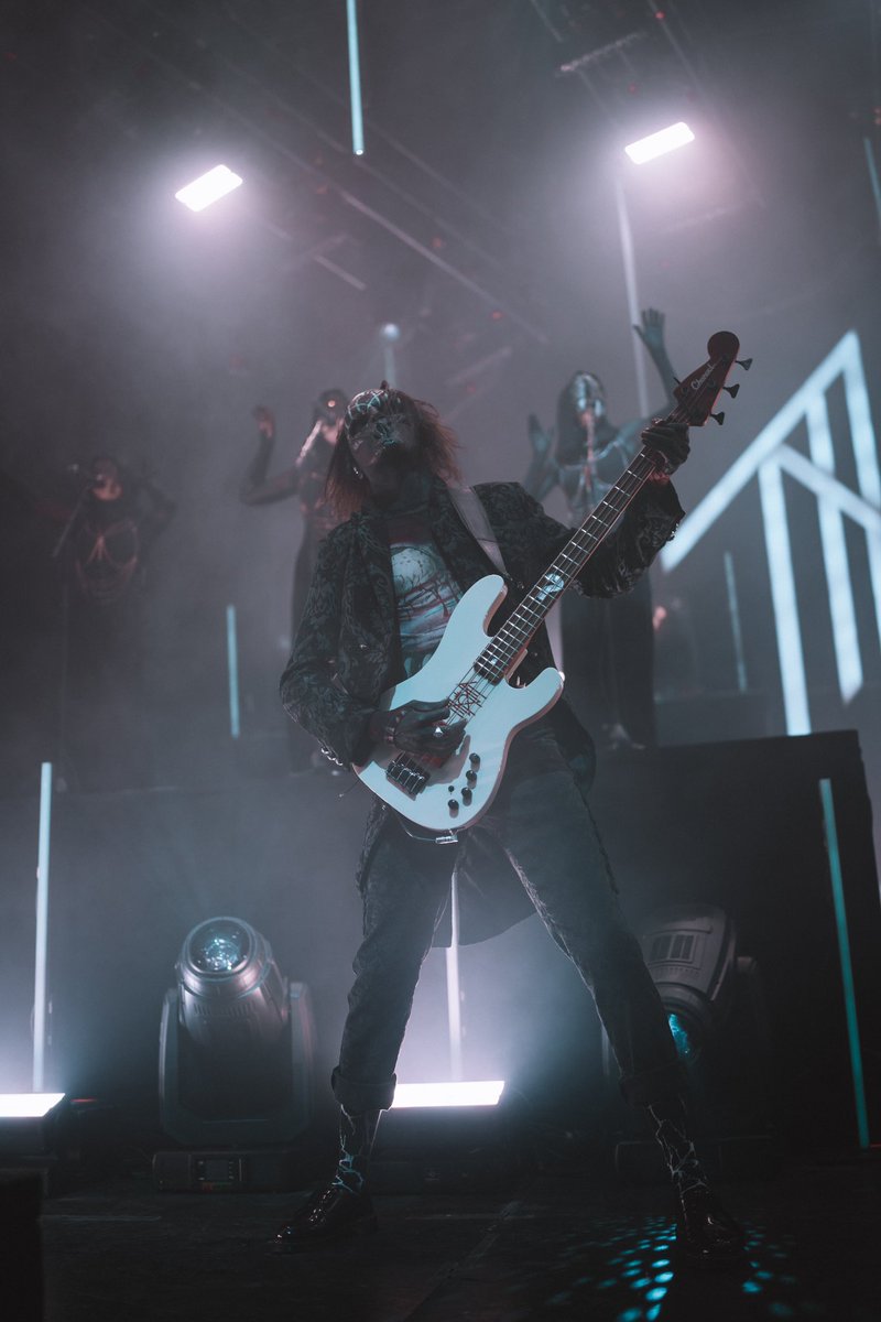 Sleep_Token's tweet image. Sacred moments in time, captured in Chicago by @Adamrosssi 

Tomorrow, Columbus shall gather in Worship.