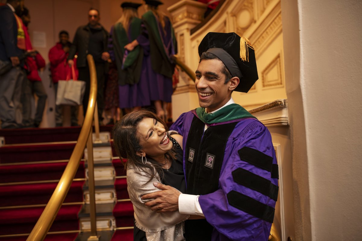Congrats to the NYU Grossman School of Medicine Class of 2024! 🎓🎉 This week's commencement at Carnegie Hall celebrated 109 new physicians heading into 22 specialties, with 18 graduates completing the three-year MD pathway. See highlights here: nyulangone.org/news/class-202…