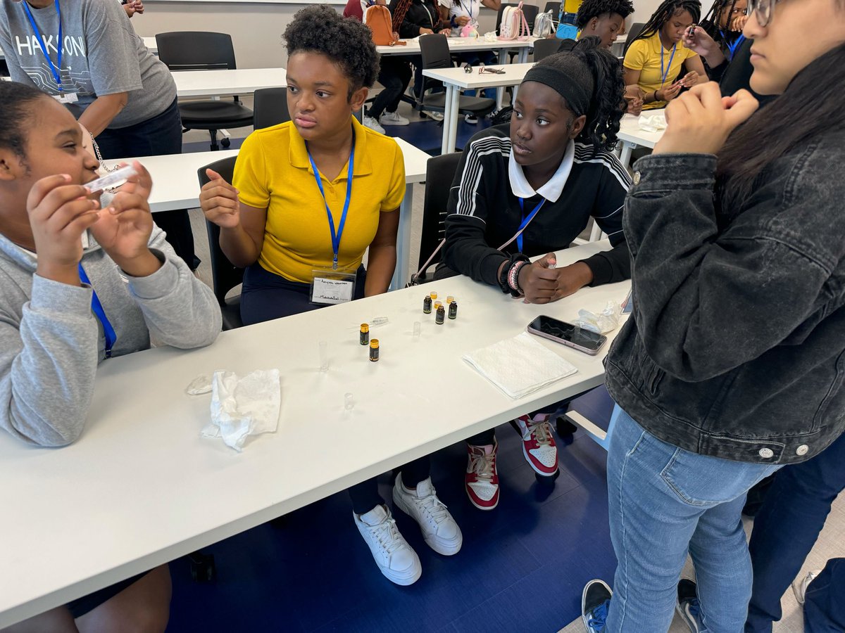 Have you ever created your own fragrance? 🤔
#hakcon #hakcon2024