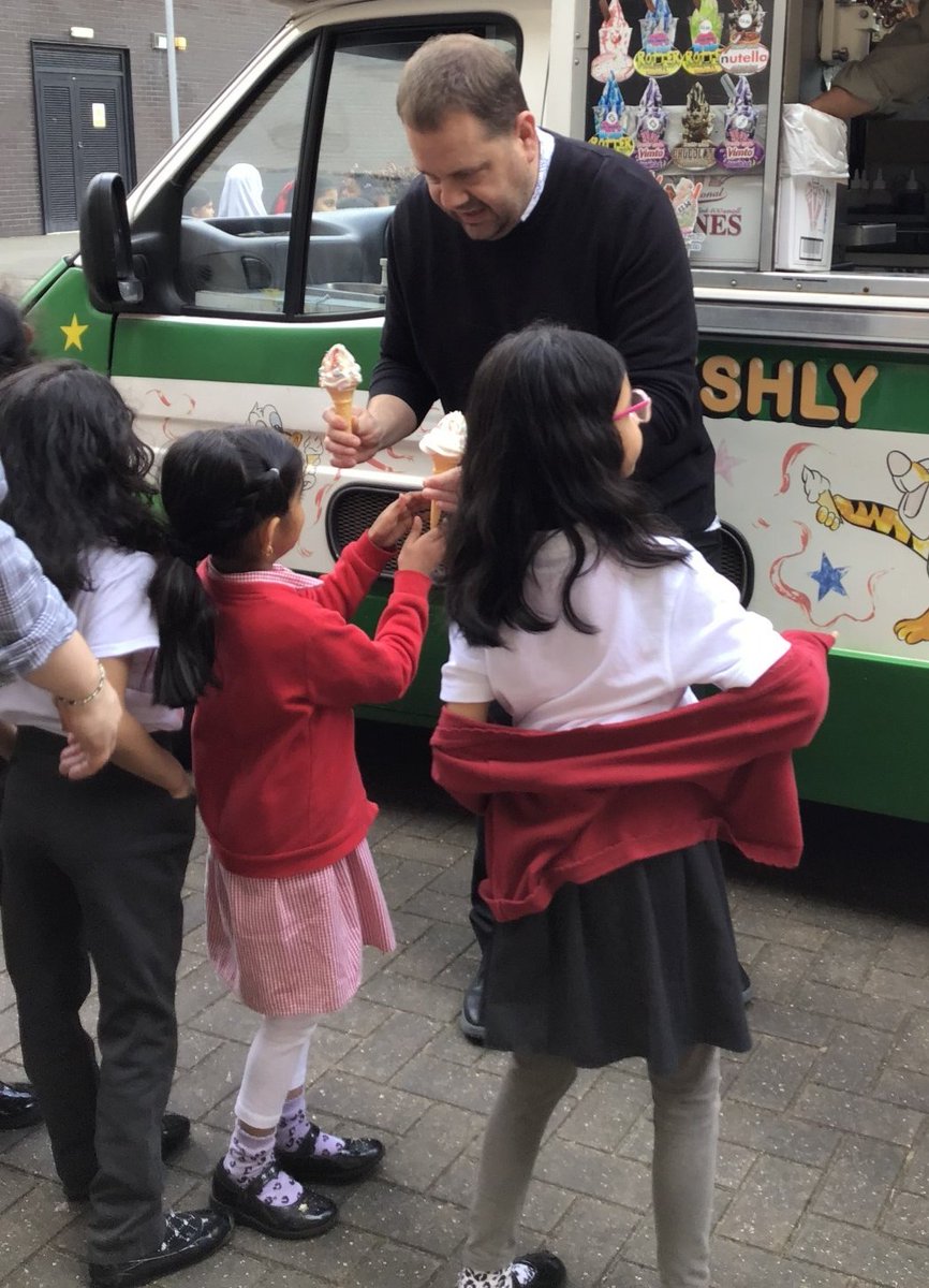 Kudos to our Y6 and Y2 pupils who’ve shown immense dedication and hard work during their testing period! Our shining stars were rewarded for their exceptional efforts. A well-deserved ice cream treat and an afternoon of fun in the sun ☀️ was the cherry on top! #WeAreStar