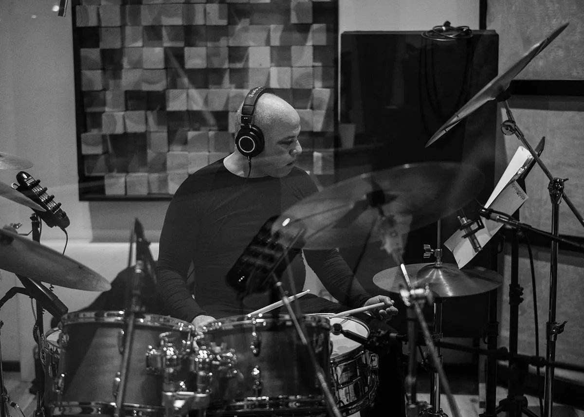 After working for several years as a side man for such luminaries as Hilton Ruíz, Charles Fambrough, Chucho Valdés, Jerry González , Dave Valentín and crossing boundaries to Aretha Franklin and Peter Cetera, Marlon formed his own band selecting the finest Latin Jazz musicians