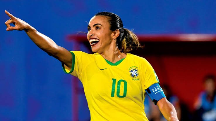 Sextou com ótima notícia: a FIFA escolheu o Brasil para sediar a Copa do Mundo de Futebol Feminino, em 2027! Além de ser um golaço para ajudar a promover a modalidade por aqui, nosso país fica em evidência como um cartão postal para o mundo inteiro. Esporte e turismo numa
