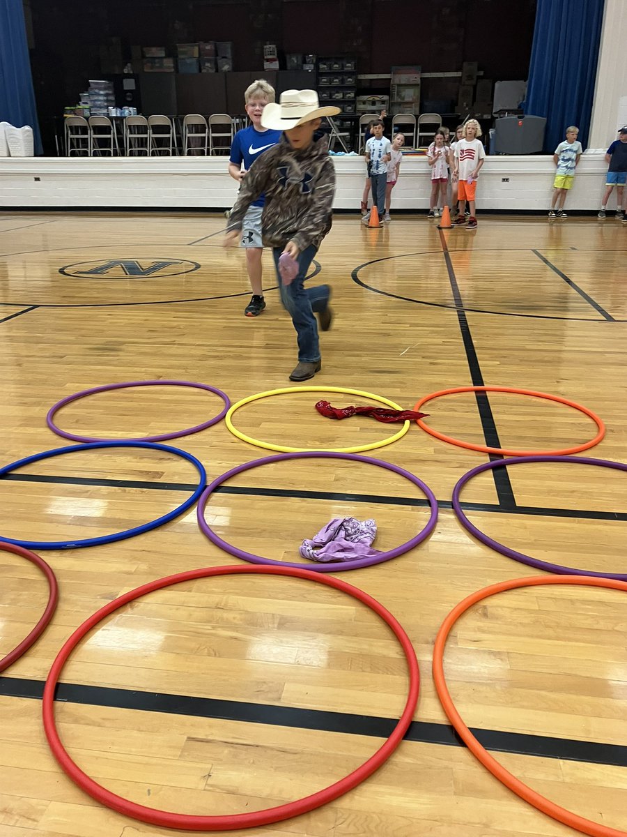 schroyer_amanda's tweet photo. Field Day Fun! @Raymond_Elem https://t.co/n0p0ji481A