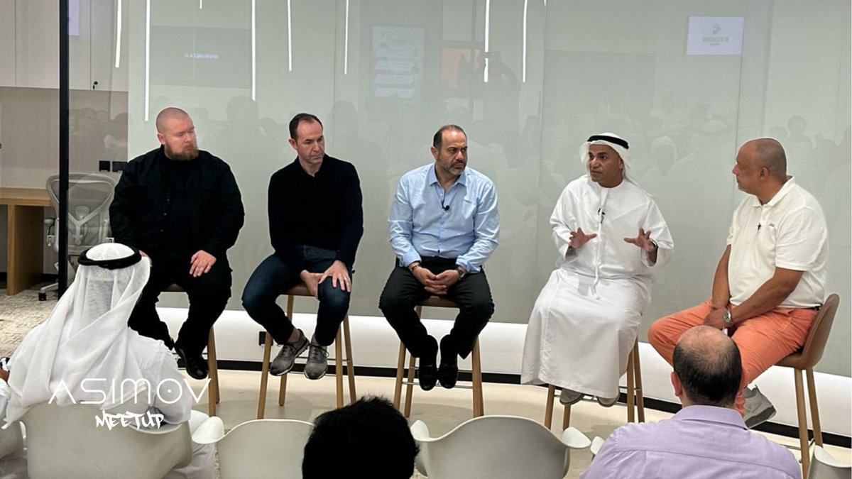ASIMOVMeetup's tweet image. 🎙️ Dr. Saeed Al Dhaheri (@DDSaeed) is taking the stage, answering a question regarding the ethics behind the copyrighting of AI-generated content. Get ready for a session packed with groundbreaking ideas!
#AsimovAIMeetup #CodersHQ