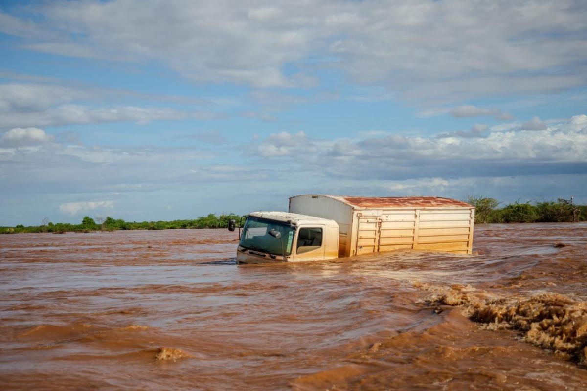 As Lethal Flooding Displaces Kenyans, Cholera Cases Rise dlvr.it/T724f8