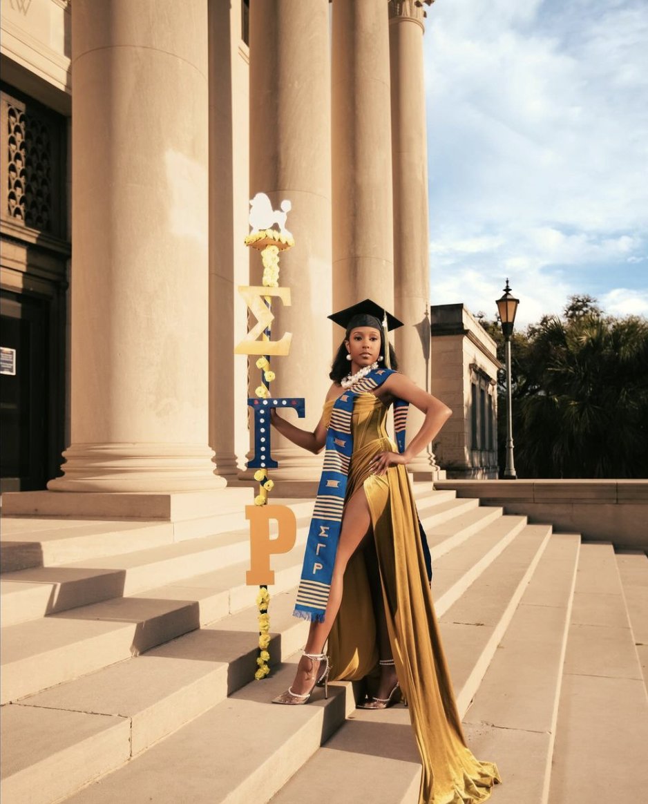 Congratulations to the Class of 2024! 🎓✨this week we have a special installment of #FashionistaFriday celebrating these Sorors! Sigma Gamma Rho Sorority, Incorporated is proud to celebrate your incredible achievements. #ClassOf2024 #SigmaGammaRho #GreaterWomenGreaterWorld