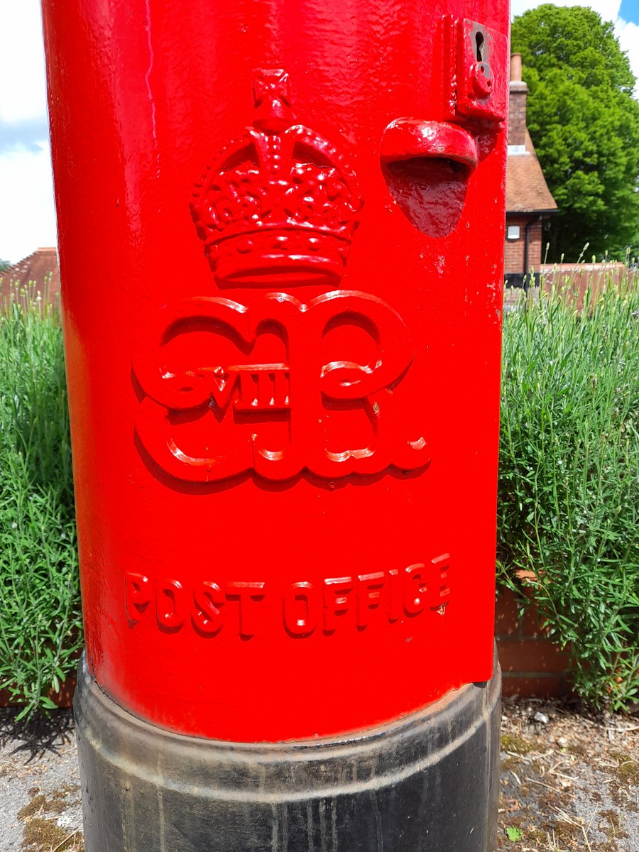 A rare Edward VIII pillar box sighting earlier, in Winchester. Luckily was crawling in traffic or would have missed it. Double take.