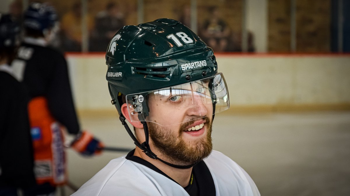 Wally44's tweet photo. 2019 war ich ja von Wojciech #Stachowiak beim #ebbDevCamp sehr begeistert.

Heute hat er beim 8:2 Sieg gegen Kasachstan vier Punkte gemacht. 

Hoffentlich schafft der junge den Sprung noch in die #NHL!

#IIHFWorlds #MensWorlds

#ebb #Hauptstadteishockey https://t.co/M37FsYyvOu