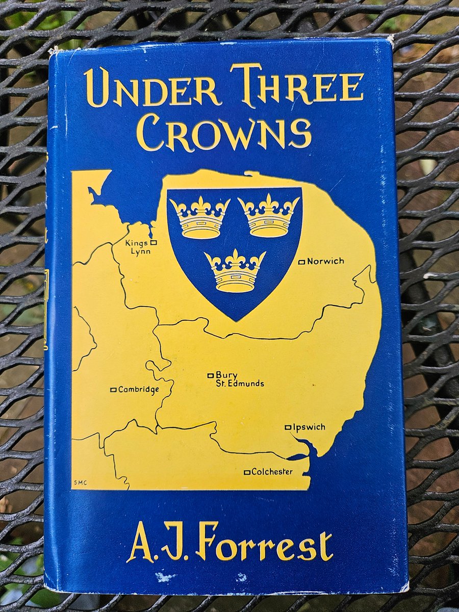 I was pleased to acquire 'Under Three Crowns' by AJ Forrest, 1961, from @Bottbooks in Felixstowe today. The three crowns were the symbol of the Kingdom of East Anglia, and they remain the symbol of the Kingdom of Sweden. Fans of M R James, and particularly of 'A Warning To The