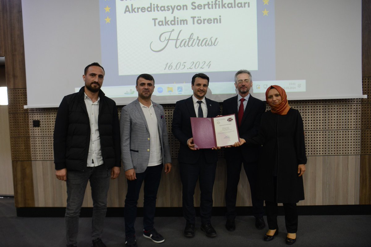 Sakarya Üniversitesi Siyasal Bilgiler Fakültesi, Akreditasyon Sertifikaları STAR Yönetim Kurulu Başkanı Dr. İsmail Erkam TÜŹGEN  tarafından takdim edildildi.