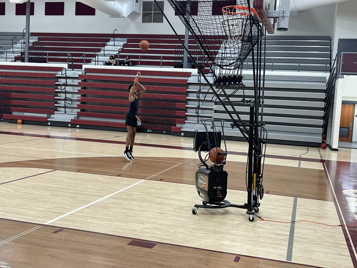 <a href="/i22jojo22/">JoJo</a> back in the lab as part of his rehab. He will return from injury stronger &amp; better than ever. 

Looking good on 1st Day Back:

✅ PT
✅ Mile
✅ Shooting 

The Work!

“A dream doesn’t become reality through magic; it takes sweat, determination, and hard work” -CPowell