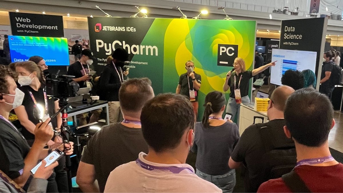Did somebody say free goodies? Participate in more data science quizzes with @t_redactyl at the JetBrains PyCharm booth at @pycon US for a chance to win a one-year PyCharm Professional subscription or vouchers for JetBrains merch! 📅 Date and time: May 17, 1:20 pm EDT